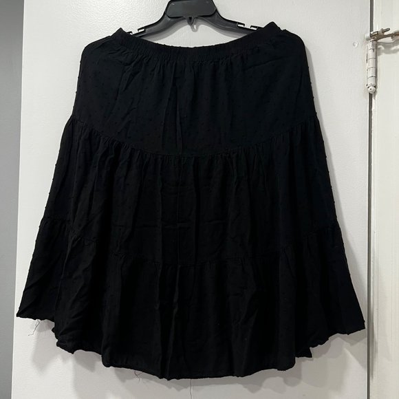Black flowy line A Skirt  texturized size L - Picture 2 of 9
